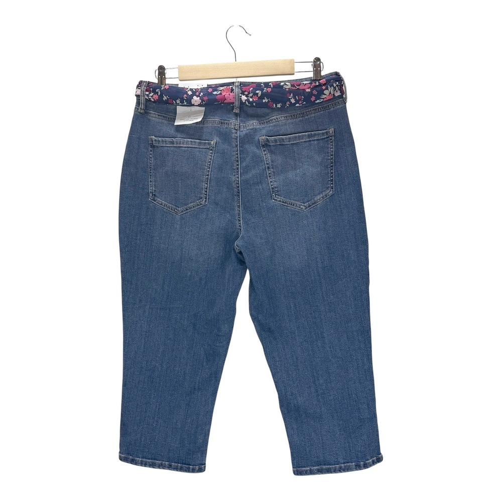 NWT Croft &‎ Barrow Capri Mid Rise Jeans Size 12 Blue Denim Floral Scarf Belt - Picture 2 of 6